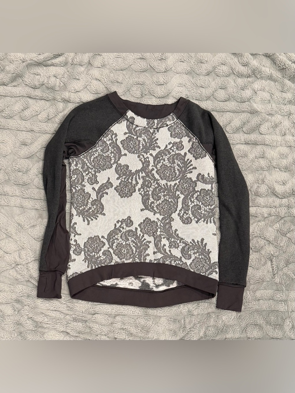 Lululemon Fleet Street Pullover | Great Condition | 20 in Pit to Pit (10?)
